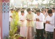 Wali Kota Medan Salat Iduladha di Lapangan Bola Mabar
