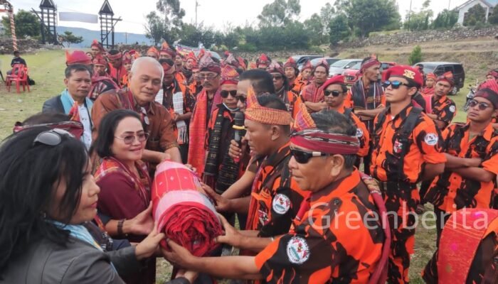 Ulos Sepanjang 1000 Meter Akan Diarak Keliling Danau Toba Selama 3 Hari