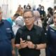 Plt Direktur Utama Rumah Sakit Prima Husada Cipta Medan, Aprilla Dwison didmpingi SVP Pemasaran dan Pelayanan Pelanggan, Devi Windari, M Hum CPR CCM dan Kepala Balai Pelayanan Pelindungan Pekerja Migran Indonesia (BP3MI) Sumatera Utara, Harold Hamonangan saat diwawancarai awak media, Selasa (29/8/2023). (Foto: Aris/kedannews.com).