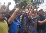 Nyaris Bentok Dualisme Organisasi Buruh, Aksi Demontrasi F.SPTI – S.SPSI di Depan Alfamidi