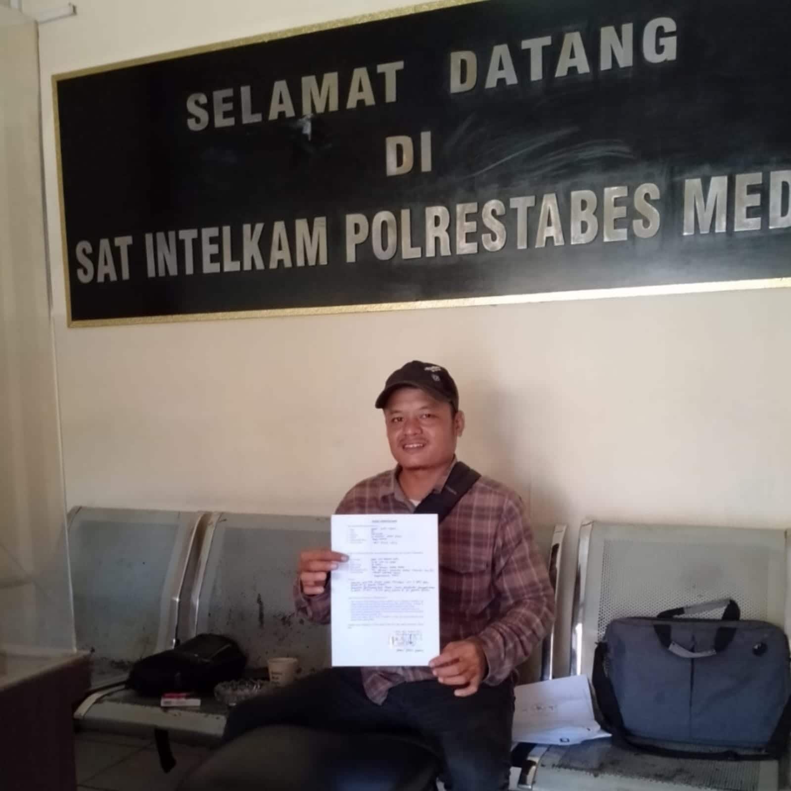 Foto: Ketua DPP GARANSI, Sukri Soleh Sitorus, saat di Polrestabes Medan Jalan HM Said Kota Medan, Selasa (12/9/2023). (kedannews.com/istimewa).