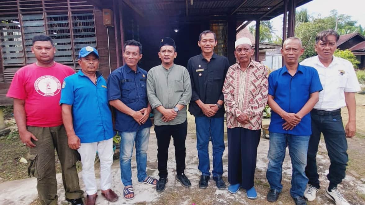 Foto: Darwis H Harahap saat Bersilaturahmi ke Karang Taruna Kecamatan Hamparan Perak, Jumat (08/09/2023). (kedannews.com/Zultaufik Nst).