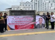 Pengusaha Bentangkan Spanduk “Tolong Perhatikan Dunia Konstruksi” Jadi Perhatian Publik