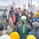 Foto: Lembaga Laskar Melayu Bersatu (LLMB) Kota Medan, bersama elemen masyarakat melayu saat melaksanakan aksi damai pernyataan sikap Aksi Solidaritas Rempang dan Galang Sumatera Utara, di tugu Makam Pahlawan Jalan Sisingamangaraja Medan, Jumat (15/9/2023). (kedannews.com/istimewa).
