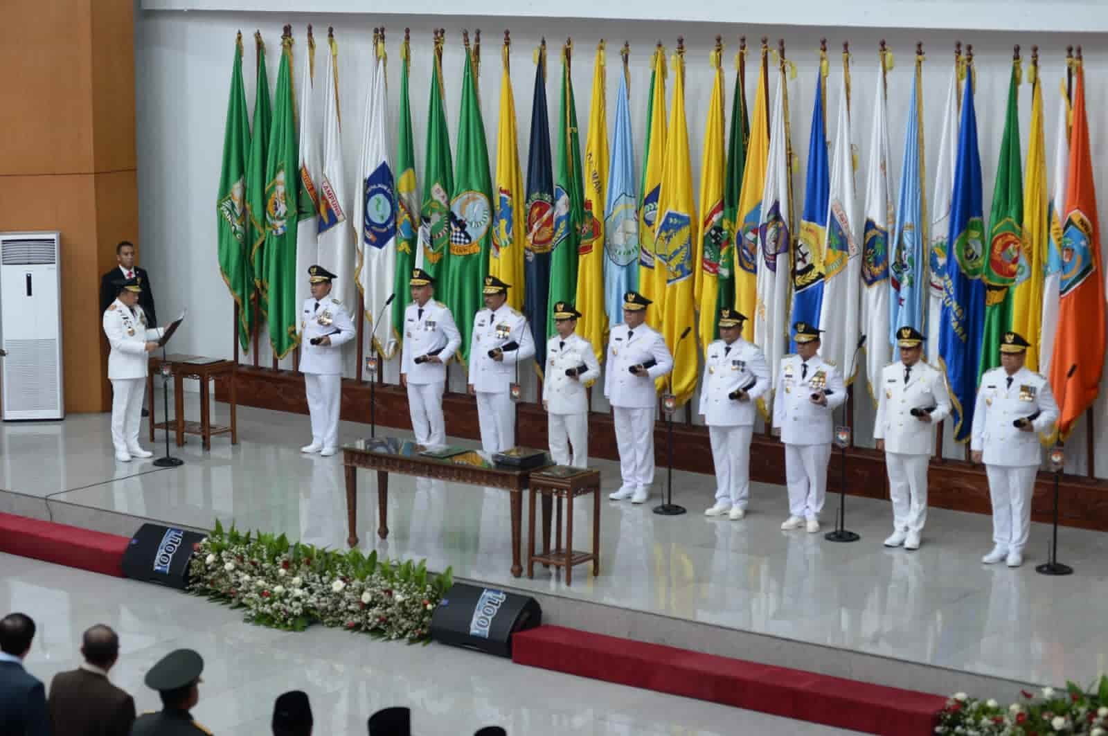 Foto: Menteri Dalam Negeri (Mendagri) Republik Indonesia Tito Karnavian melantik Penjabat (Pj) Gubernur Provinsi Sumatera Utara (Sumut) Hassanudin di Aula Sasana Bhakti Praja lantai 3 Gedung C Lantor Kementerian Dalam Negeri Jalan Medan Merdeka Utara Jakarta Pusat, Selasa (5/9/2023). Mendagri turut melantik Delapan Pj Gubernur lainnya dalam kesempatan itu. (kedannews.com/istimewa).