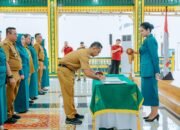 Kahiyang Ayu Lantik Ketua TP PKK dan Bunda PAUD Kecamatan