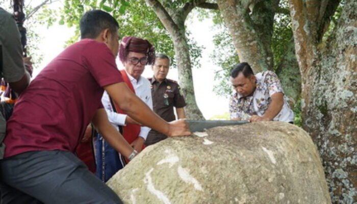 JAM Pidum Kejaksaan Agung Resmikan Monumen RJ di Samosir