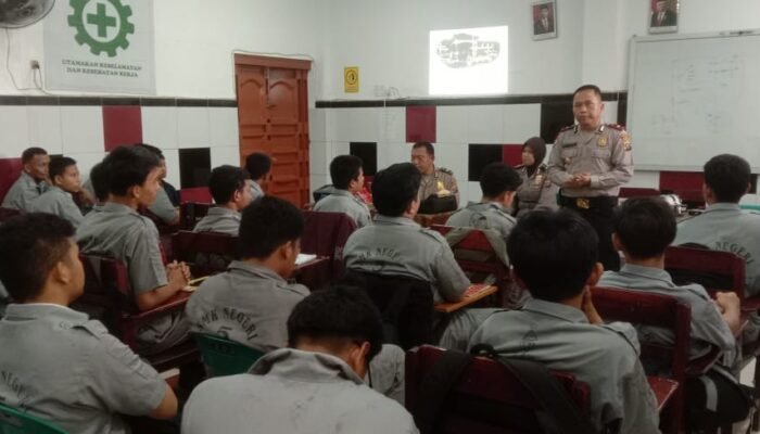 Polrestabes Medan Sosialisasi Bahaya Narkoba di SMK Negeri 5 