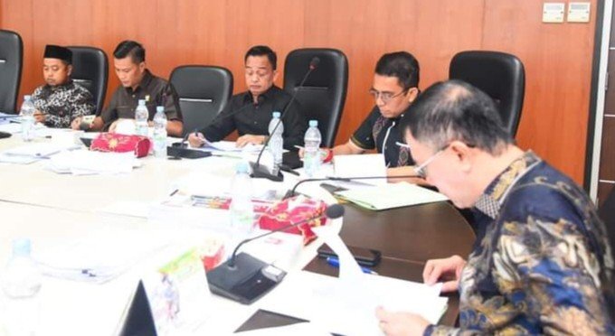 Foto : Ketua DPRD Medan, Hasyim pimpin Rapat Banggar APBD 2024, Selasa (31/10/13) (ist/Menarapos.id)