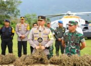 Kapoldasu dan Pangdam I/BB Pimpin Operasi Perburuan Ladang Ganja Terbesar di Madina