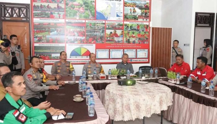 Polda Sumsel Bersama Pj Gubernur Kirim 3 Excavator Bantu Tanggulangi Karhutla