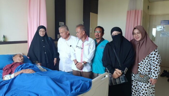 IMO Sumut Besuk Tokoh Pers Muhammad TWH