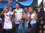 Wong Chun Sen Bagikan Kaos dan Kalender di Pasar Tradisional