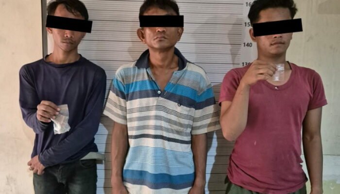 Polisi Amankan 3 Pria saat Gerebek Bantaran Rel KA Tembung&nbsp;