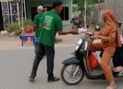 Relawan Pemenangan Penry Nababan Bagikan Ratusan Bungkus Takjil
