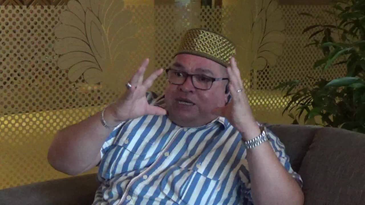 Dr. H. Razman Arif Nasution, SH, S. Ag, MA, (Ph. D) saat konferensi pers di Medan,Senin 18/03/24). (kedannews.com/aris)