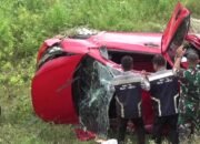 Diduga Sopir Mengantuk, Mobil Brio Merah Menghantam Batas Jalan Tol Kuala Bingai-Tanjung Pura