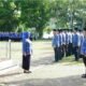 Plt. Bupati Labuhanbatu Hj. Ellya Rosa Siregar, S.Pd, MM saat memimpin Apel Hari Kesadaran Nasional di Lapangan Badan Kepegawaian Pendidikan dan Pelatihan Kabupaten Labuhanbatu, Rabu (17/4/2024). (kedannews.com/ist).