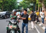 Wartawan DPRD Medan Bersama YLMI Bagi Takjil