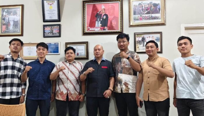 Aliansi Pemuda Islam Sambangi Kediaman Nikson Nababan