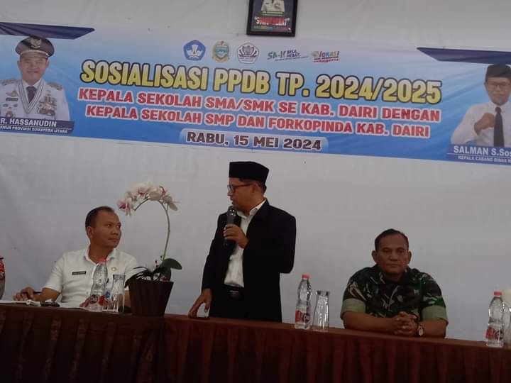 Kepala Cabang Dinas Pendidikan Provsu saat lakukan sosialisasi penerimaan peserta didik baru di SMKN1 Sidikalang, (16/5/2024).(kedannews.com/Sondang Silalahi).