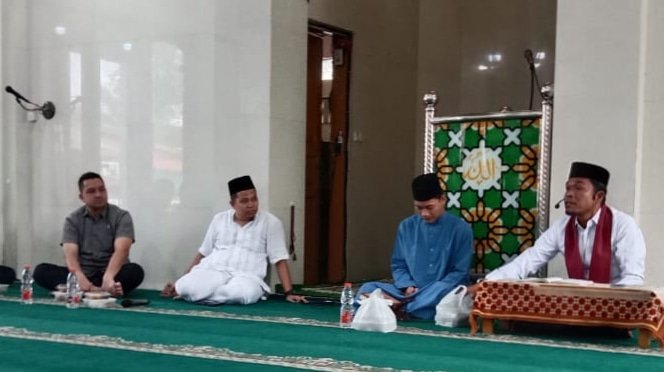 Pengajian atau Tausiyah rutin yang digelar Pengadilan Negeri Lubuk Pakam yang berlangsung di Masjid Nurul Muslimin di Jalan Sudirman, Kelurahan Petapahan, Kecamatan Lubuk Pakam, Kabupaten Deli Serdang, Rabu (22/05/24). (kedannews.com/ist).