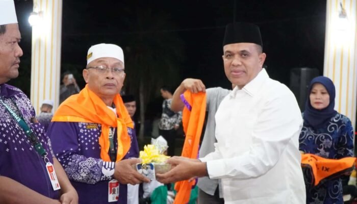 Pj Bupati Faisal Hasrimy Lepas 113 Jemaah Calon Haji Kloter 7 Kabupaten Langkat Ba’da Shubuh