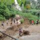 Pemerintah bersama masyarakat saat pemasangan gorongoron di juma gerat kecamatan Tigalingga, Senin (13/5/2024). (kedannews.com/Sondang Silalahi)