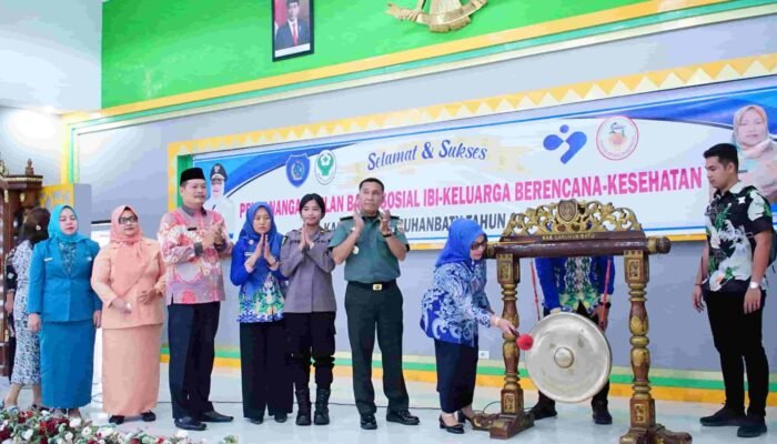 Pencanangan Bulan Bhakti Sosial, Plt. Bupati Ajak Masyarakat Untuk Mensukseskan Program Bangga Kencana
