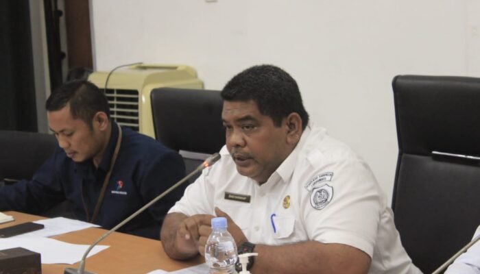 Asisten 3 Administrasi Umum Sekertariat Labuhanbatu Memimpin Rapat Penyusunan SSH