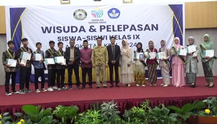 SMP Plus Nusantara Gelar Wisuda dan Pelepasan Siswa-siswi Kelas IX Angkatan Ke-1 2024