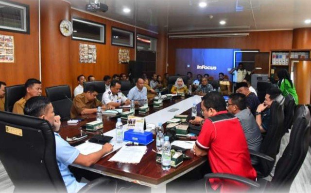 Saat RDP dengan sejumlah OPD yang dipimpin Ketua Komisi 4 DPRD Medan Haris Kelana. (kedannews.com/ist)