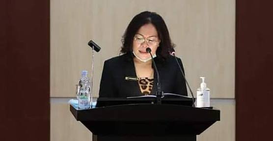 Modesta Marpaung saat sampaikan Pendapat Fraksi Golkar pada Rapat Paripurna tentang Penyampaian Laporan Badan Anggaran, Pendapat Fraksi-fraksi DPRD Kota Medan dan Penandatanganan/Pengambilan Keputusan DPRD Kota Medan Sekaligus Persetujuan Bersama atas Ranperda Kota Medan tentang Pertanggungjawaban Pelaksanaan APBD Kota Medan Tahun 2023 yang berlangsung di Ruang Rapat Paripurna DPRD Medan, Selasa (25/06/2024) siang (kedannews.com/ist).