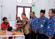 Atensi Pemkab Dairi Pada Kasus KDRT Terus Mengalir, Pj Bupati Kunjungi Korban di RSUD dan Serahkan Adminduk