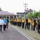 Kapolres dan PJ Bupati Dairi lakukan jalan santai (olahraga) di lapangan Apel Polres Dairi, Sabtu (29/6/2024).(kedannews.com/Sondang Silalahi)