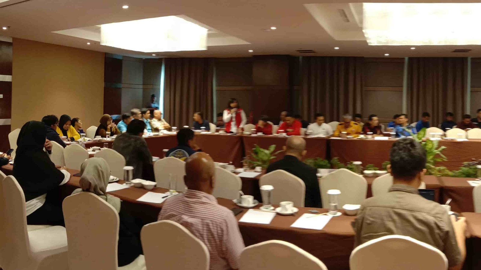 Suasana saat KPU Sumut sosialisasikan tahapan pencalonan Gubernur dan Wakil Gubernur Sumut 2024, Jumat (12/7/2024). (kedannews.com/ist).