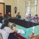 Team pengendali Inflasi Daerah (TPID) saat raker di ruangan asisten perekonomian pemkab Dairi, Selasa (2/7/2024).(kedannews.com/Sondang Silalahi).