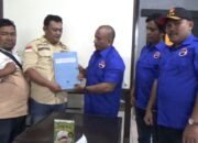 Ketua Relawan Pasti Bobby Hendra Yanto Serahkan SK Kecamatan Medan Selayang