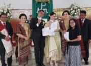 Usai Diberkati Pendeta di HKBP I Sidikalang, Pengantin Baru terima Dokumen Adminduk Lengkap