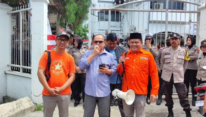 Partai Buruh Sumut Unjuk Rasa di KPU, Desak PKPU Sesuai Keputusan MK