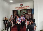 Heboh! Rim Uli Bintangta Resmi Mendaftar di KPU Dairi: Tarian Tradisi dan Dukungan Ribuan Warga