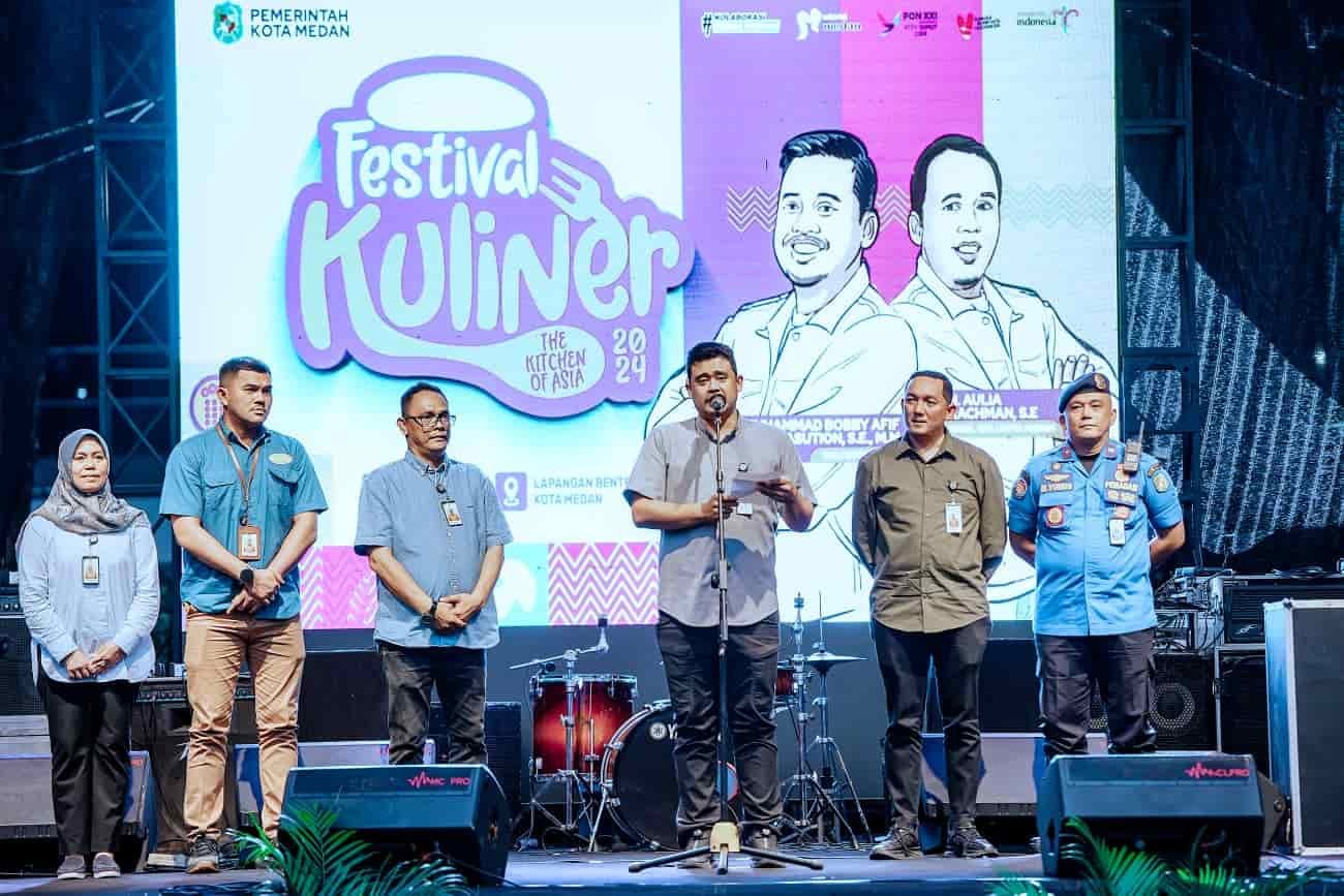 Pidato Walikota Medan, Bobby Afif Nasution, di acara Medan Festival Kuliner, Kitchen Of Asia yang diadakan di Lapangan Benteng Medan pada Selasa, 10 September 2024. (kedannews.com/foto:ist).