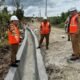 Pj Bupati Dairi Charles Bantjin melakukan kunjungan kerja di Kecamatan Parbuluan, Kabupaten Dairi, pada Selasa (10/9/2024). Dalam kunjungan ini, Charles memantau langsung proses pembangunan jalan hotmix untuk memastikan proyek berjalan sesuai jadwal. (kedannews.com/Foto: Sondang Silalahi)