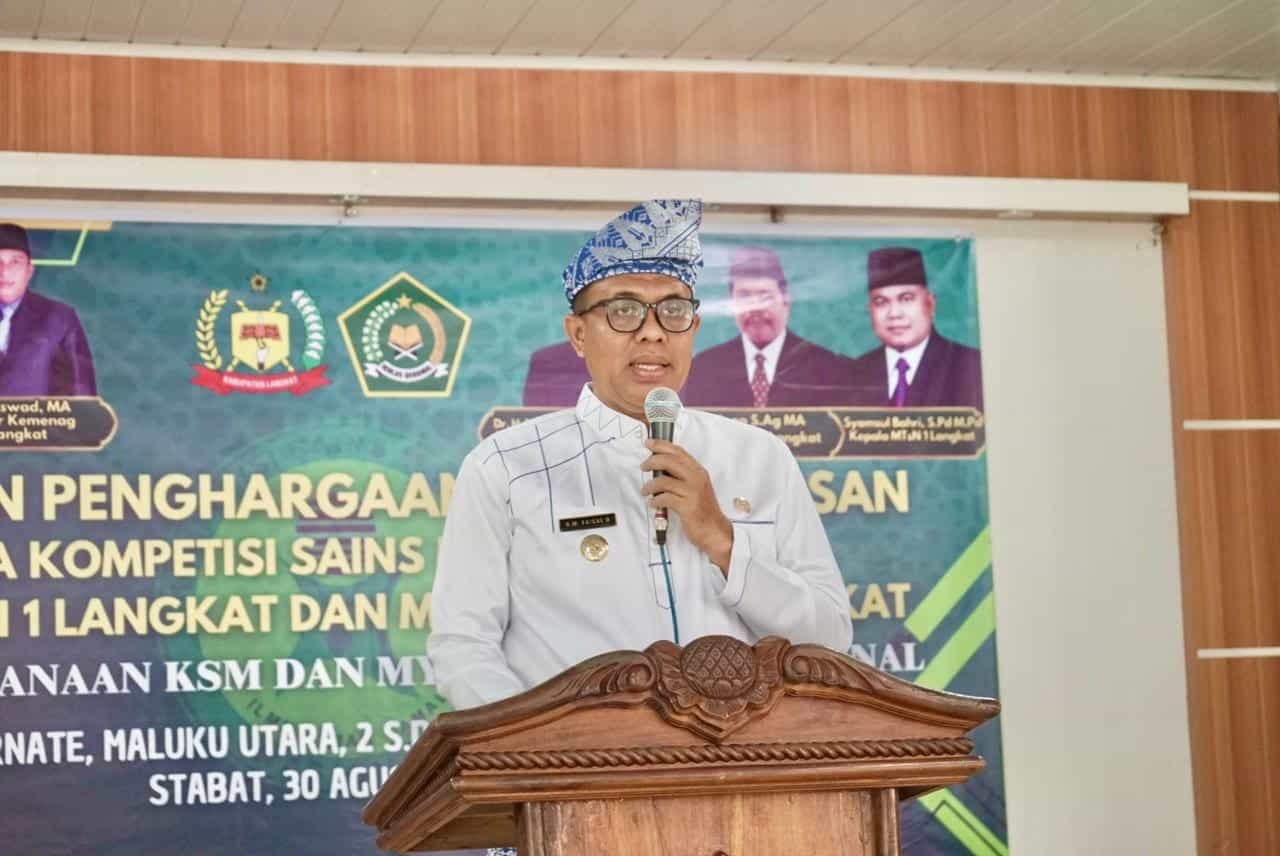 Pj. Bupati Langkat, H.M. Faisal Hasrimy, AP, M.AP, saat pidato sambutan di Aula Kantor Kemenag Langkat pada Jumat (30/8/2024). (kedannews.com/Foto:ist).