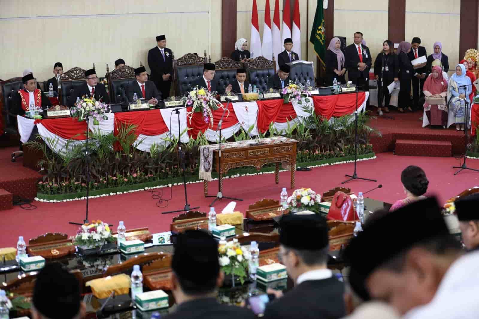 Suasana Rapat Paripurna Pengucapan Sumpah/Janji Anggota DPRD Kota Medan Masa Jabatan 2024-2029 berlangsung di Gedung DPRD Medan, Jalan Kapten Maulana Lubis, Kelurahan Petisah Tengah, Kecamatan Medan Petisah, pada Selasa (17/09/2024). (kedannews.com/Foto: ist).