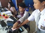 Jempol Siturang: Pelayanan Rekam KTP-el dan KIA Langsung di SMAN 1 Silima Pungga-Pungga