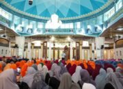 Bobby Nasution Hadiahkan Umrah kepada Anggota Majelis Taklim Al Ikhlas: Momen Mengharukan di Pengajian Akbar Medan Barat
