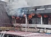 Pasar Horas Dilanda Kebakaran, Warga Panik Setelah Ledakan Misterius Terdengar
