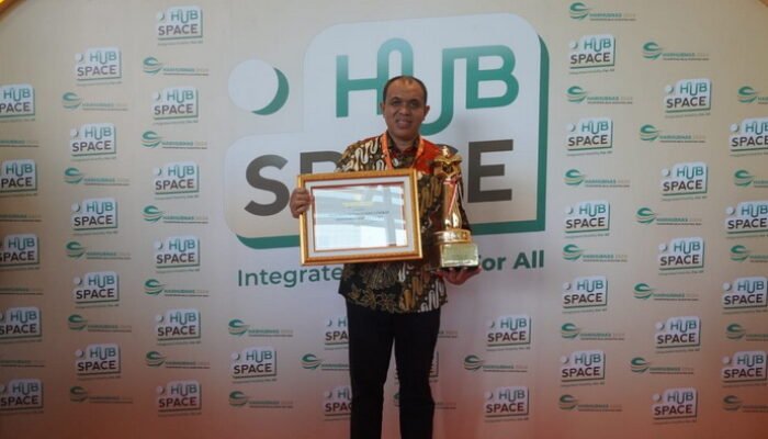 Faisal Hasrimy terima Penghargaan Wahana Tata Nugraha 2024