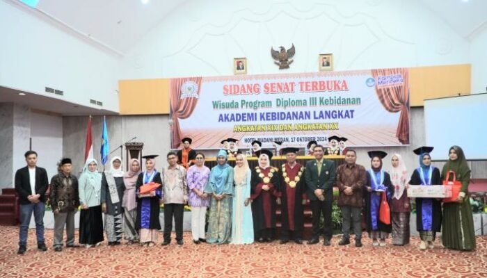 Wisuda Akbid Langkat Angkatan XIX dan XX, Pj. Bupati Harapkan Lulusan Berikan Layanan Kesehatan Prima bagi Masyarakat